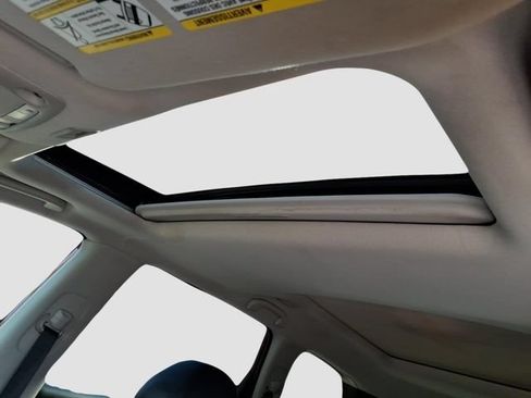 Used 2016 Nissan Pathfinder Platinum FWD image 12