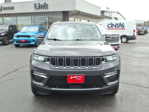Used 2023 Jeep Grand Cherokee Limited w/ Luxury Tech Group II AWD/4WD image 9