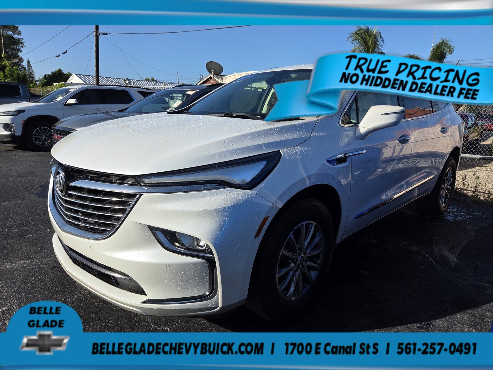 Used 2023 Buick Enclave Essence FWD image 1