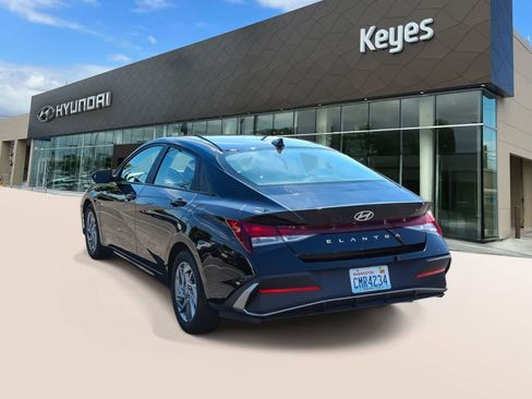Used 2024 Hyundai Elantra SEL FWD image 7