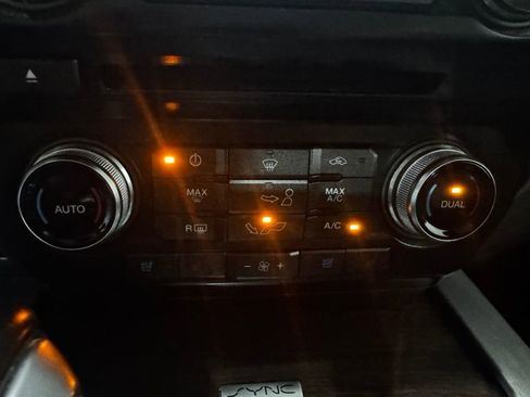 Used 2015 Ford F150 Platinum w/ Equipment Group 701A Luxury image 34