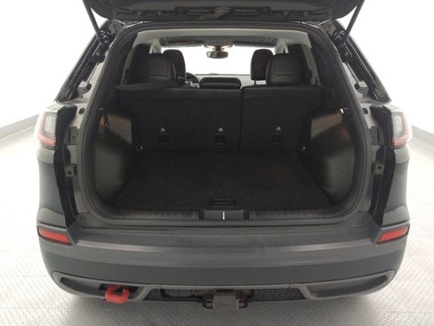 Used 2019 Jeep Cherokee Trailhawk w/ Cold Weather Group image 29