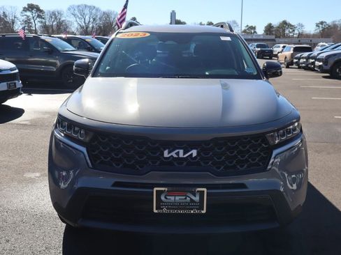 Used 2023 Kia Sorento S AWD/4WD image 3