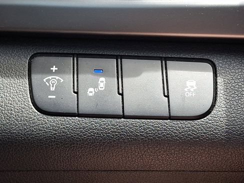 Used 2018 Hyundai Elantra Value Edition w/ Cargo Package FWD image 23