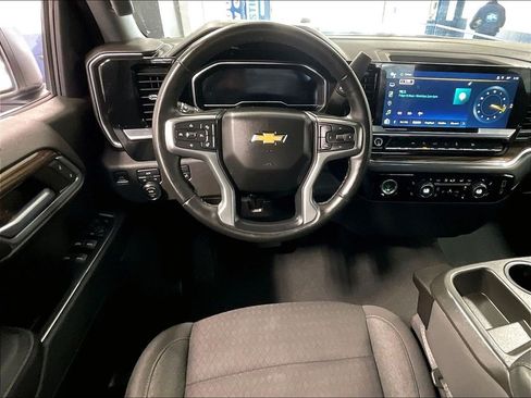 Used 2023 Chevrolet Silverado 1500 LT AWD/4WD image 17