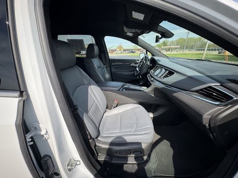 Used 2024 Buick Enclave Premium image 22