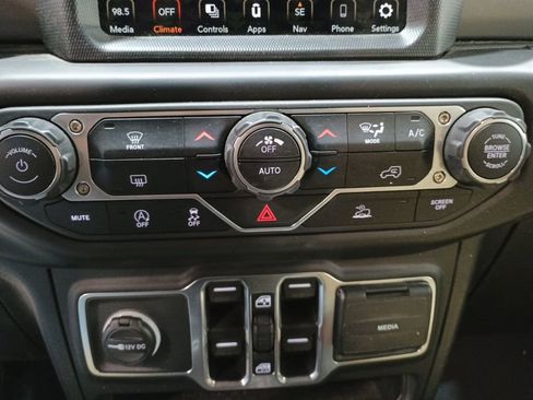 Used 2023 Jeep Wrangler Sport S w/ Sun And Sound Package image 20