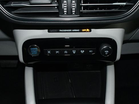 Used 2024 Ford Escape Platinum AWD/4WD image 36