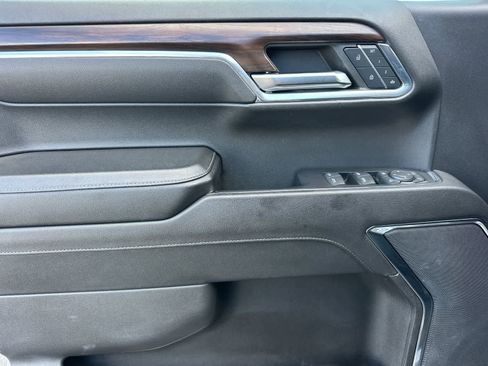Used 2024 GMC Sierra 1500 SLT image 12