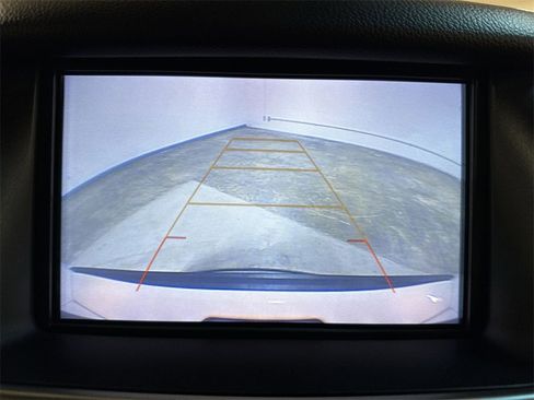 Used 2020 Chevrolet Suburban LT image 15