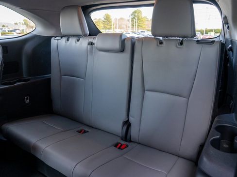 Certified 2023 Toyota Highlander Bronze Edition image 11