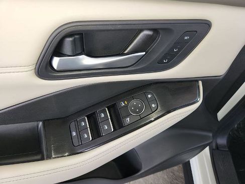 Certified 2023 Nissan Rogue SL w/ SL Premium Package image 5