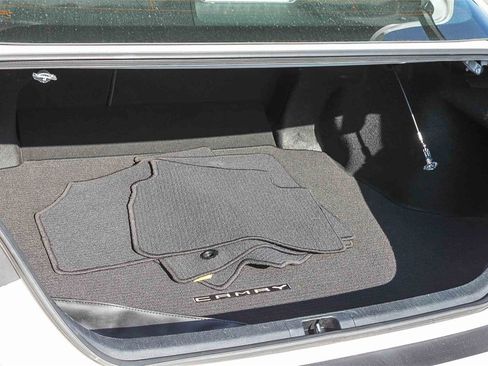 Used 2022 Toyota Camry SE image 31