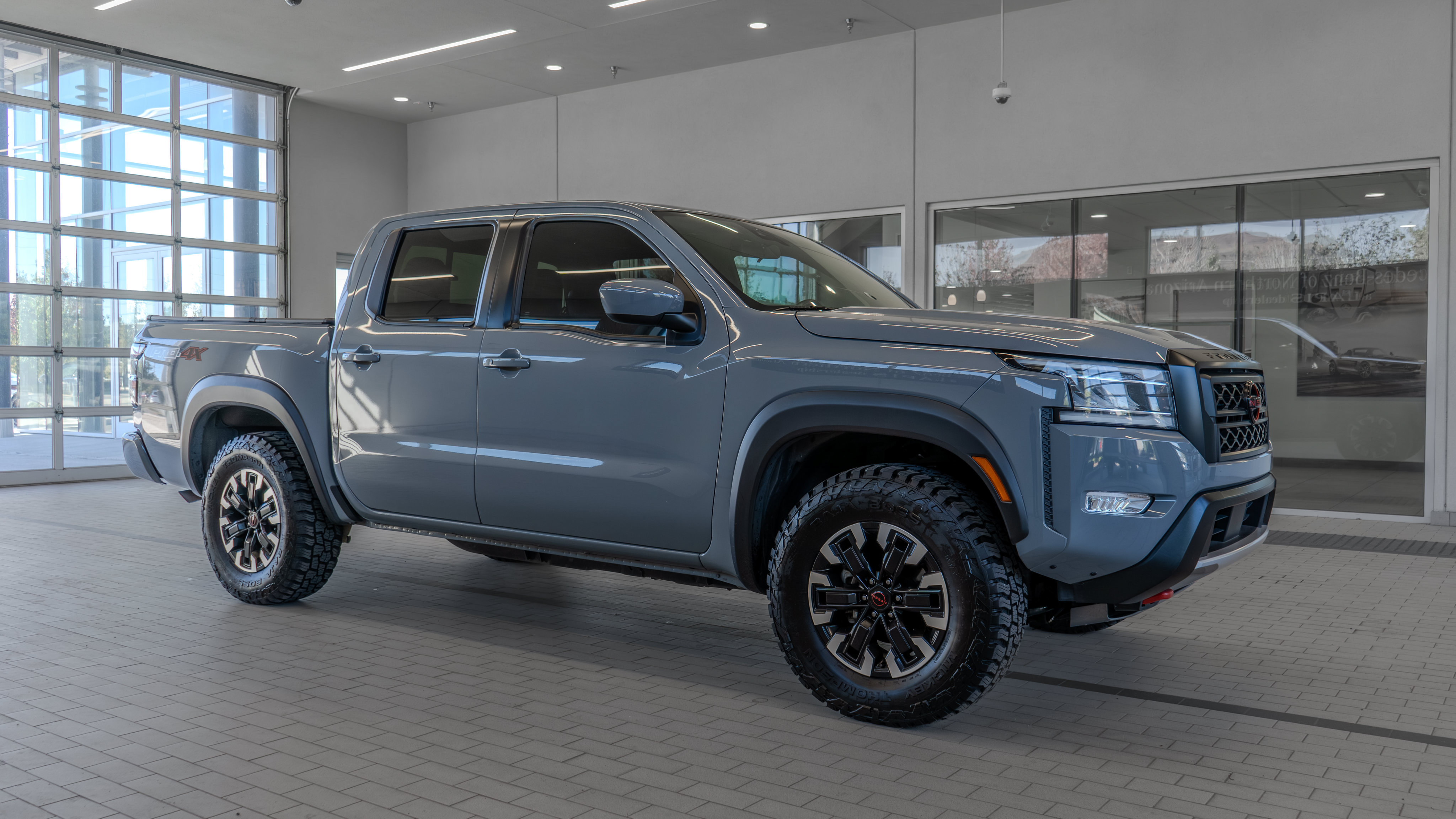 Used 2024 Nissan Frontier PRO-4X w/ Technology Package AWD/4WD image 12