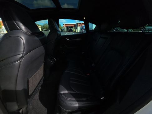 Used 2019 Maserati Levante GranSport image 12