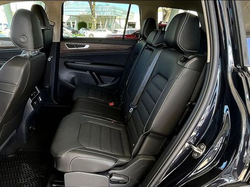 New 2025 Volkswagen Atlas SEL image 19