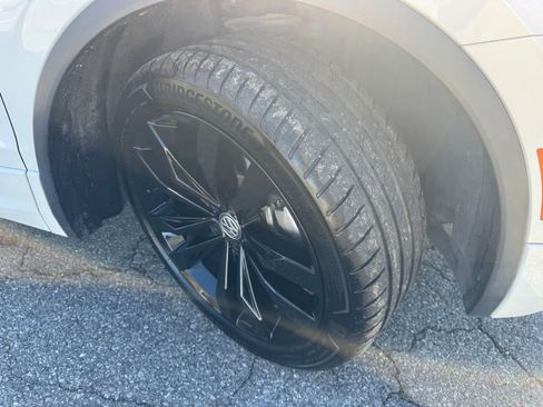 Used 2021 Volkswagen Tiguan SE R-Line w/ 3rd Row Seat Package image 37