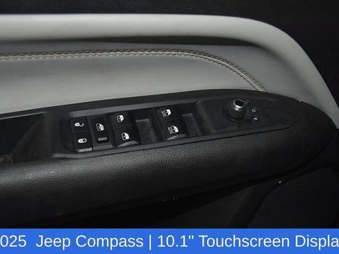 Used 2025 Jeep Compass Limited AWD/4WD image 23