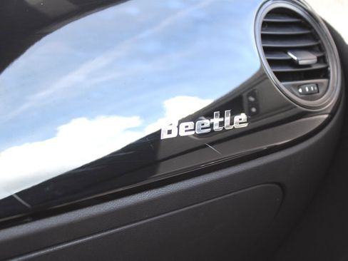 Used 2013 Volkswagen Beetle 2.5 image 21
