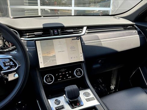 New 2026 Jaguar F-PACE R-Dynamic S image 7