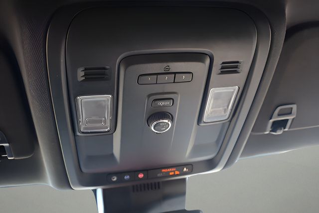 Used 2024 Chevrolet Tahoe LT AWD/4WD image 22