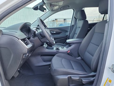 Used 2024 GMC Terrain SLE image 10