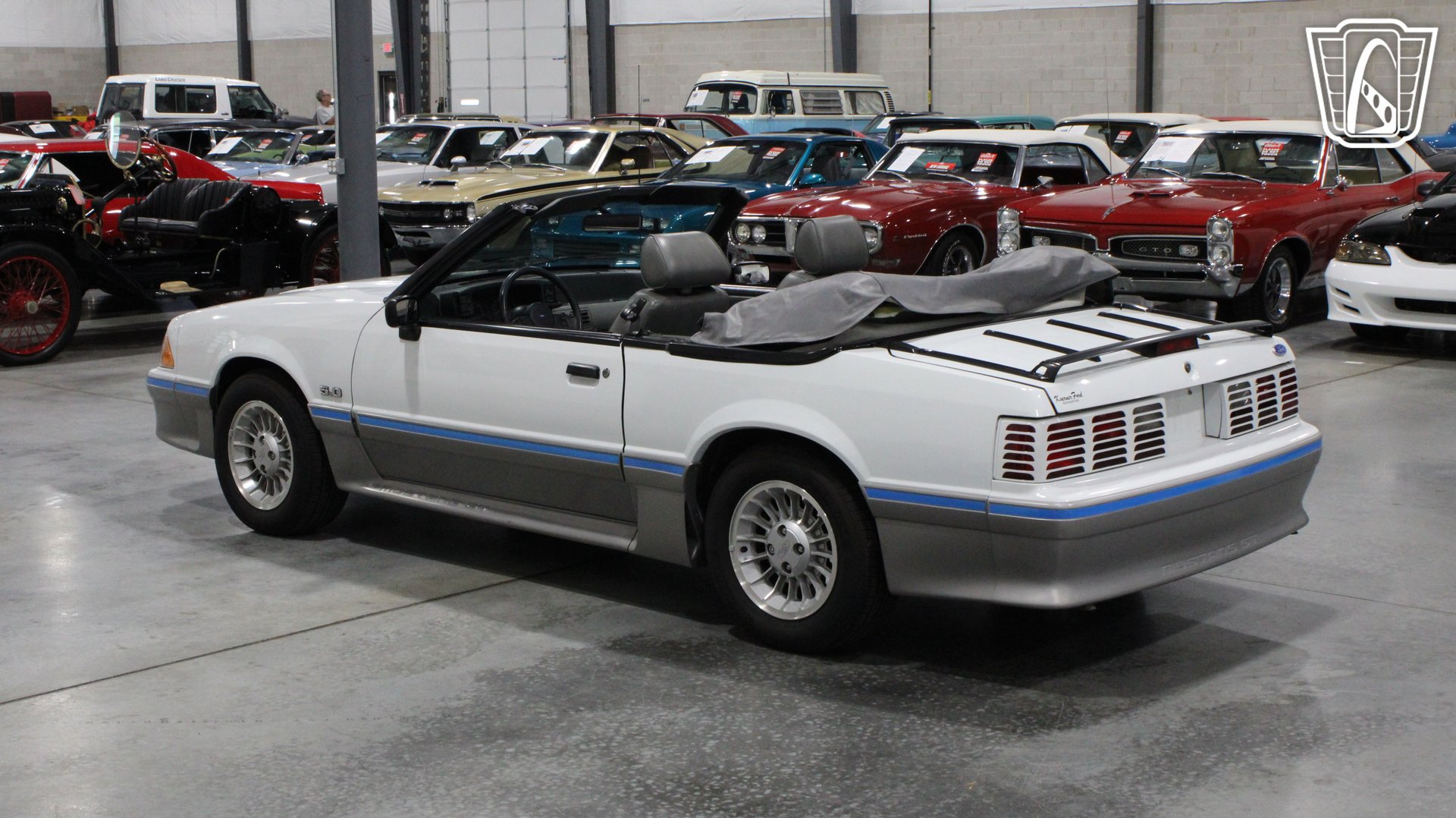 Used 1988 Ford Mustang GT RWD image 3