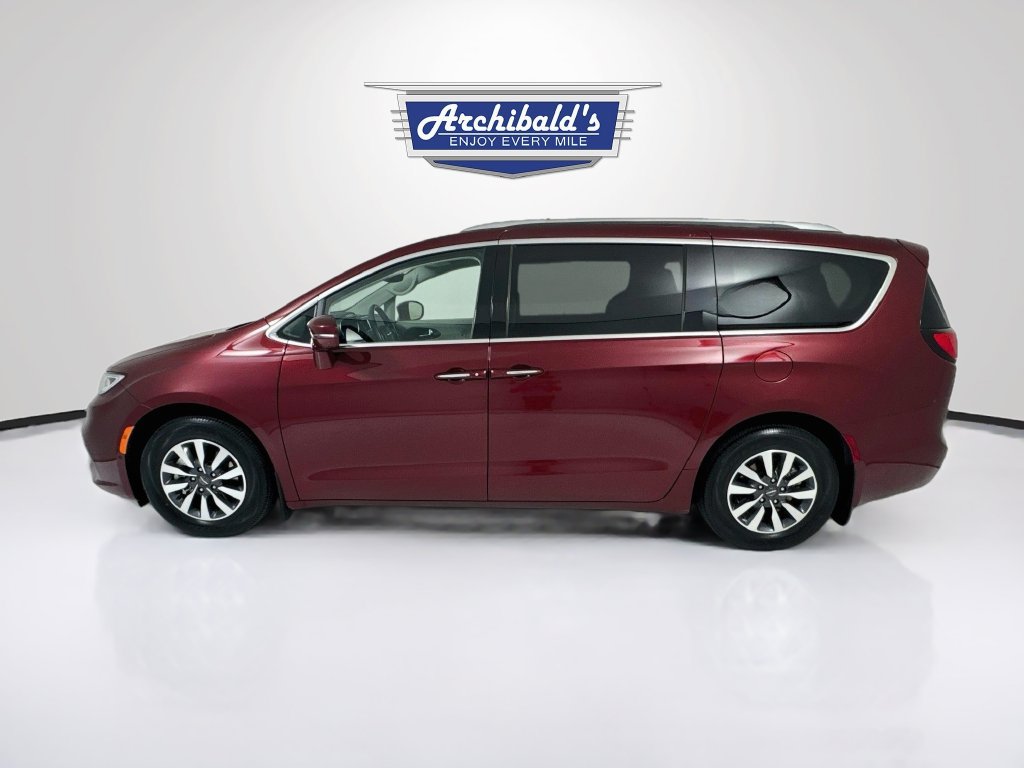 Used 2021 Chrysler Pacifica Touring-L FWD image 4