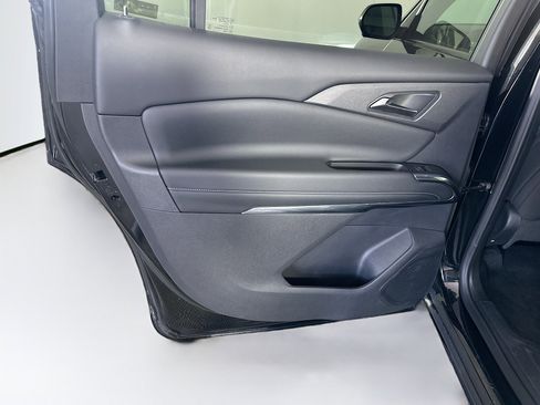 Used 2024 Chevrolet Traverse LT FWD image 26