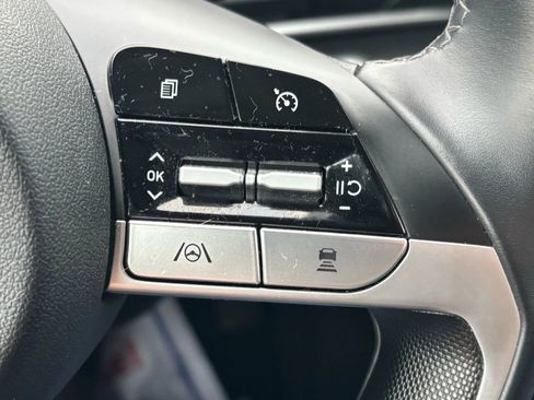 Used 2023 Hyundai Elantra SEL w/ Convenience Package image 48