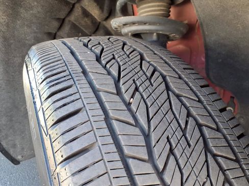 Used 2024 Chevrolet Traverse RS image 35