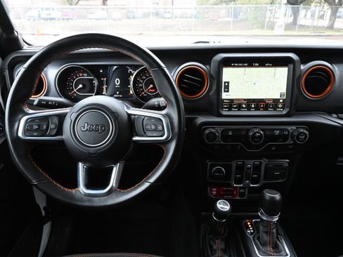 Used 2023 Jeep Gladiator Mojave image 9