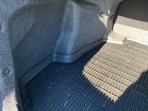 Certified 2025 Toyota Corolla LE image 27