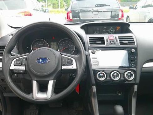 Used 2018 Subaru Forester 2.5i Premium AWD/4WD image 10
