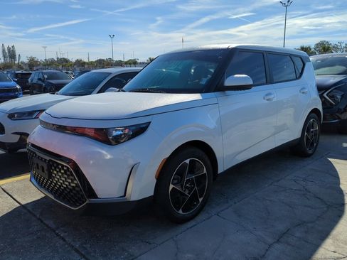 Certified 2023 Kia Soul EX image 11