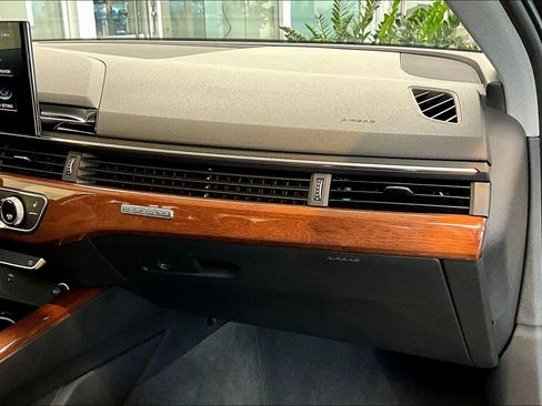 Used 2022 Audi A4 2.0T Premium w/ Convenience Package image 18