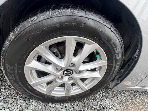 Used 2015 MAZDA MAZDA3 i Touring w/ Technology Package image 28