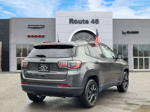 Used 2023 Jeep Compass Latitude w/ Convenience Group AWD/4WD image 5