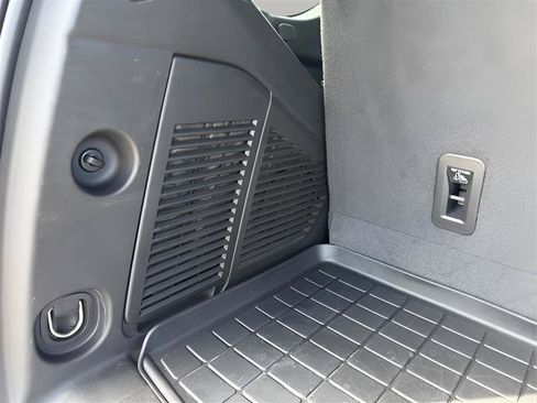 Used 2022 Chevrolet Tahoe RST w/ Sport Performance Package RWD image 44