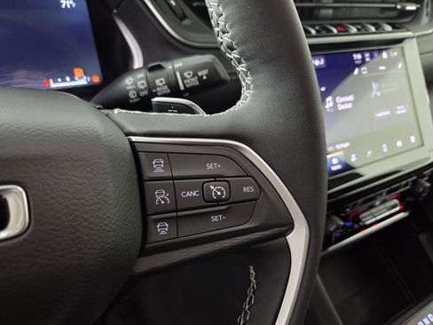 New 2025 Jeep Grand Cherokee Altitude image 23