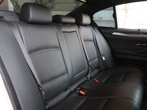 Used 2014 BMW 550i Sedan RWD image 40