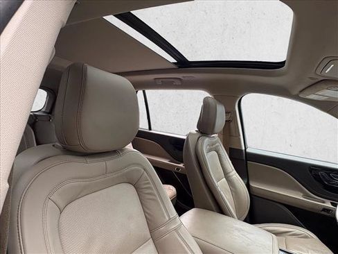 Used 2020 Lincoln Aviator Reserve w/ Equipment Group 201A RWD image 28