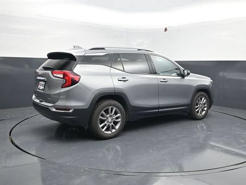 Used 2024 GMC Terrain SLT AWD/4WD image 9