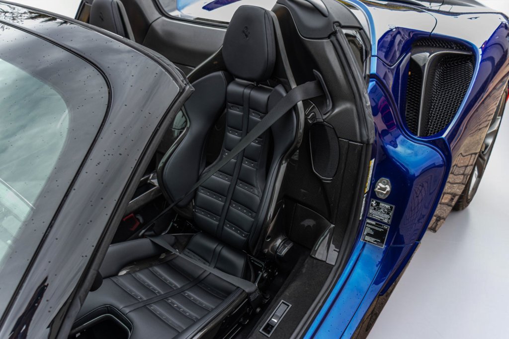 Used 2024 Ferrari SF90 Spider AWD/4WD image 6