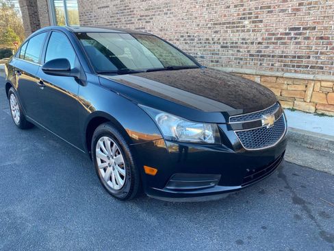 Used 2011 Chevrolet Cruze LT image 1