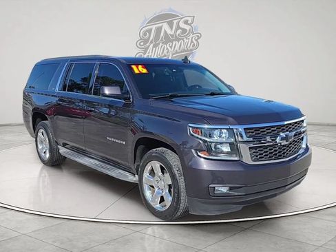 Used 2016 Chevrolet Suburban LT w/ Luxury Package AWD/4WD image 3