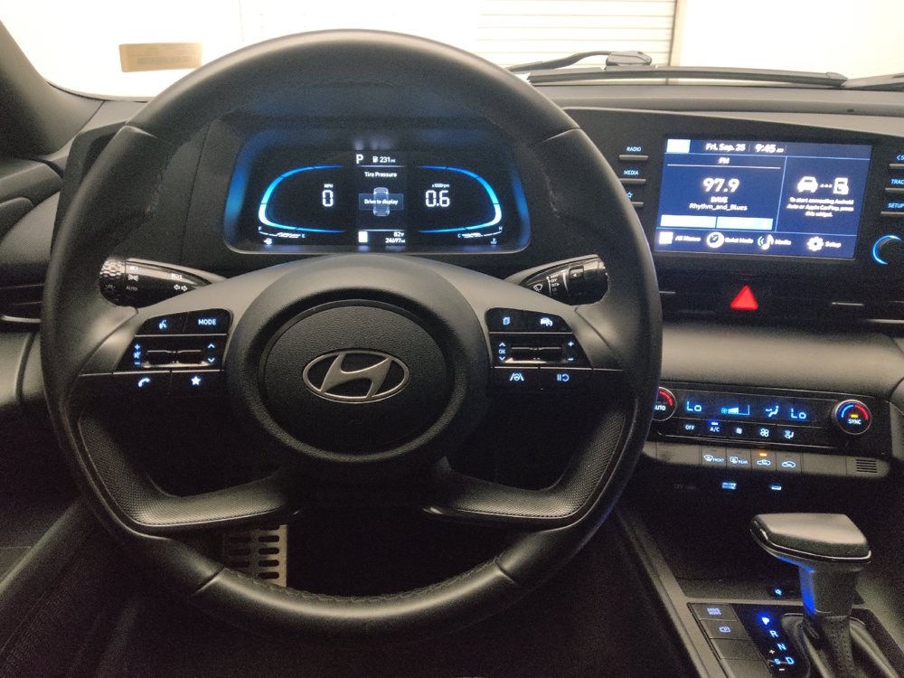 Used 2025 Hyundai Elantra Sport FWD image 22
