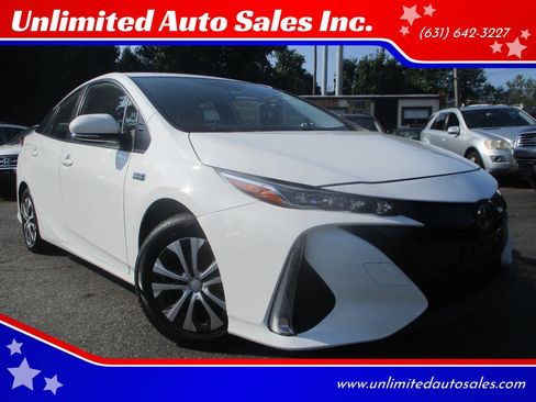 Used 2021 Toyota Prius Prime LE image 1
