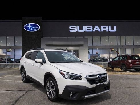 Used 2022 Subaru Outback Limited image 1