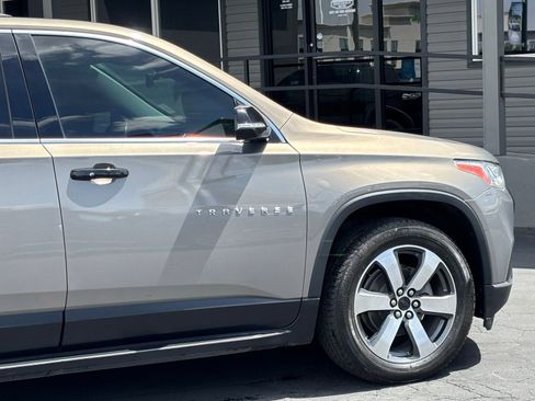 Used 2018 Chevrolet Traverse LT AWD/4WD image 4